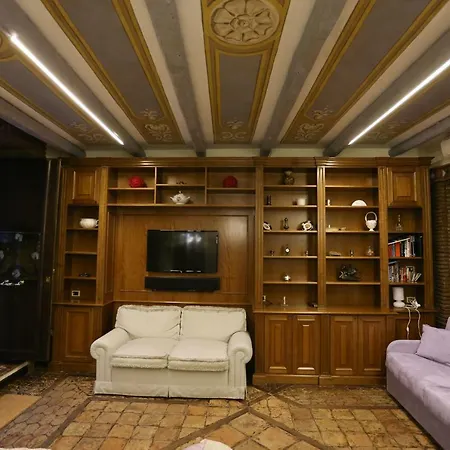 Apartment Palazzo Alibrandi House